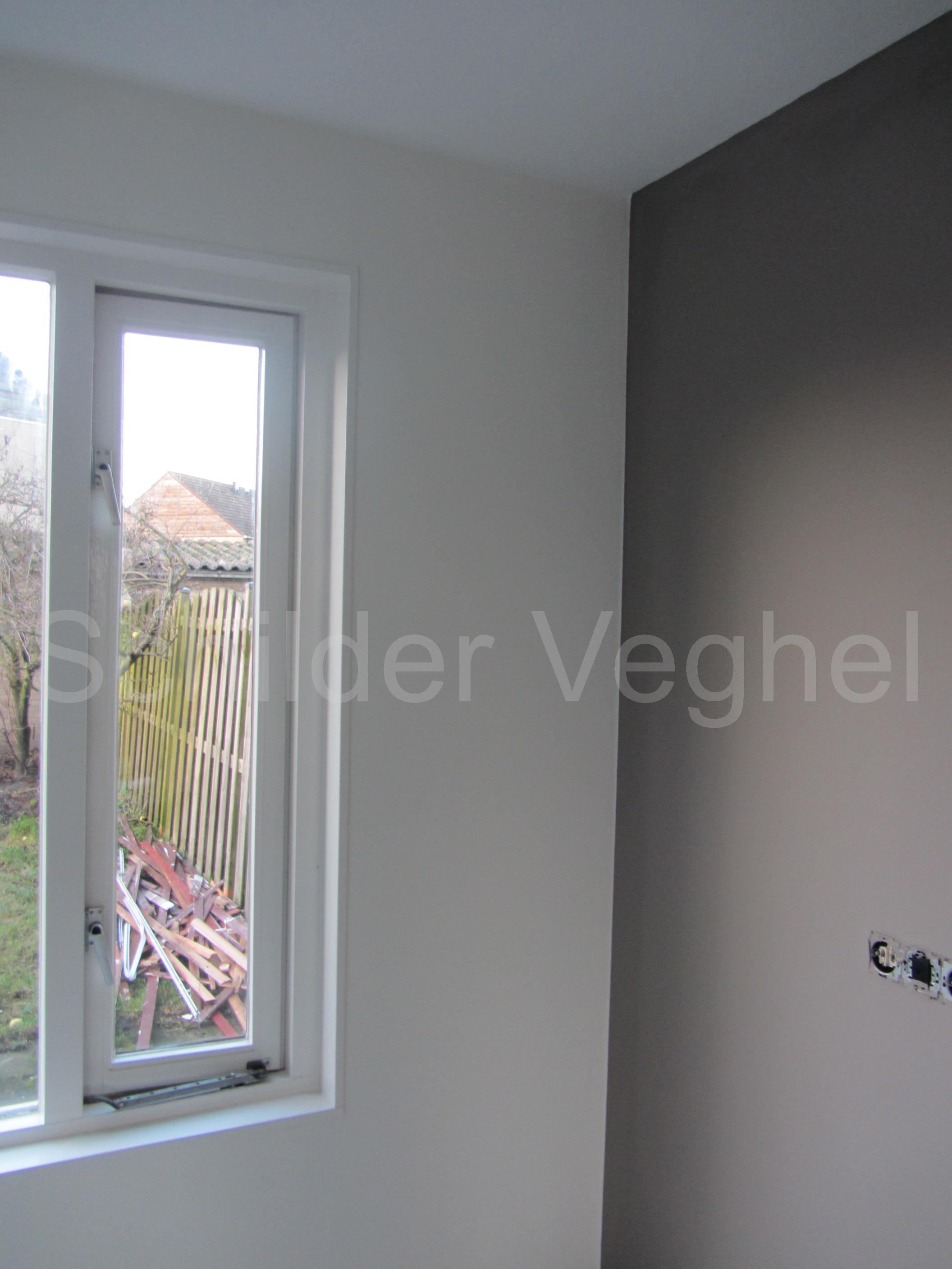 Latexen van wand woonkamer